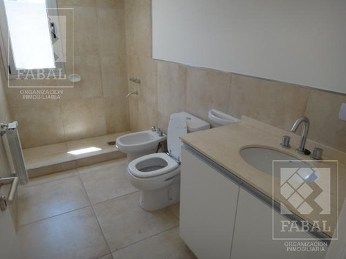 Imagen 13 de 18 de Departamento Venta Centro Neuquén, 2 Dormitorios, Baño, Patio Y Cochera