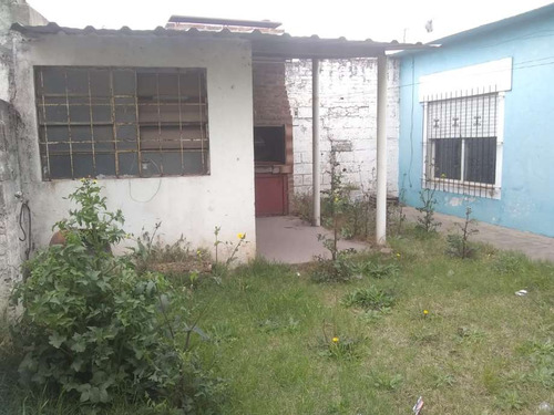 Casa Para 2 Familias En Venta En Paso Del Rey Norte