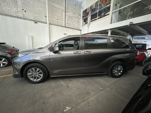 Toyota Sienna 3.5 Limited At