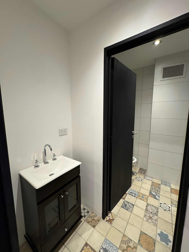 Impecable Y Moderno Duplex De 3 Ambientes Con Cochera En Venta - Inmejorable Ubicación Muy Cerca De Autopista.
