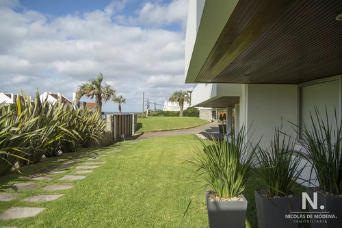 En Venta, Apartamento Ideal De 2 Dormitorios En Suite En La Barra