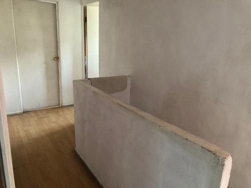 Excelente Casa De Dos Pisos En Comuna De La Cisterna!!!