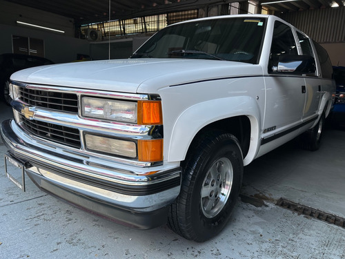 Chevrolet Suburban 