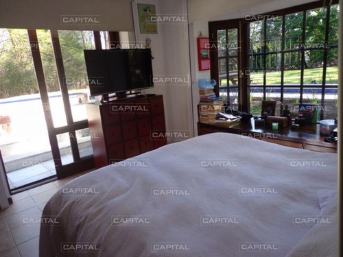 Casa De 5 Dormitorios En Playa Mansa Punta Del Este-ref:28553