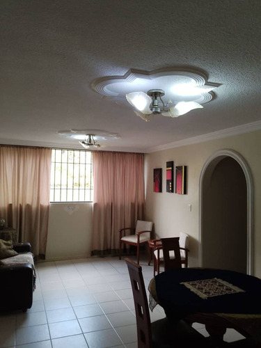 Apartamento En Los Teques Estado Miranda Res. La Quinta