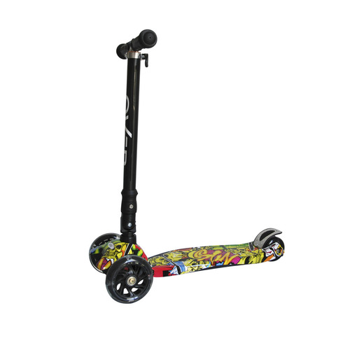 Imagen 6 de 6 de Monopatin Overtech MAXI-891 plegable niños 4 ruedas led reforzado 80kg negro graffiti