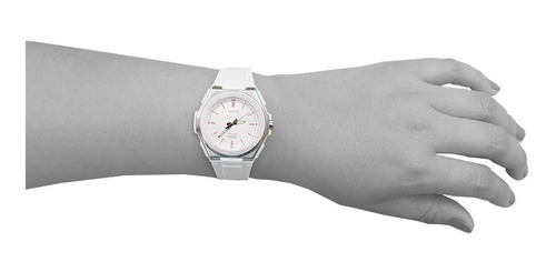 Imagen 5 de 8 de Reloj Casio Youth Analógico Lwa-300h Mujer Time Square