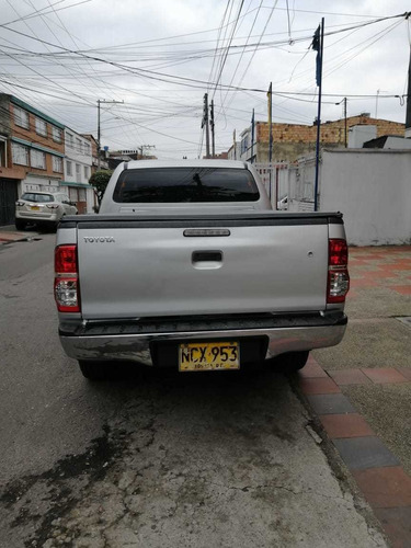Toyota Hilux Mt 2500 4x4