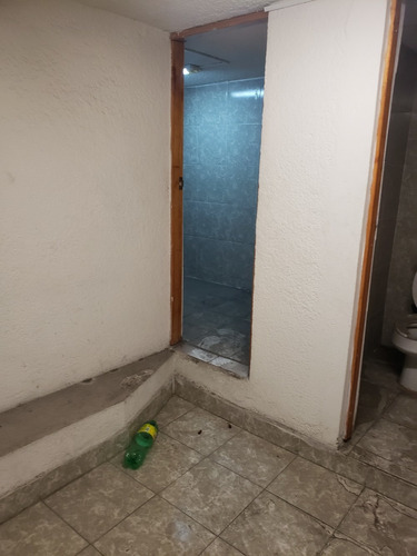 Imagen 6 de 14 de Renta De Bodega Sobre Rio Consulado