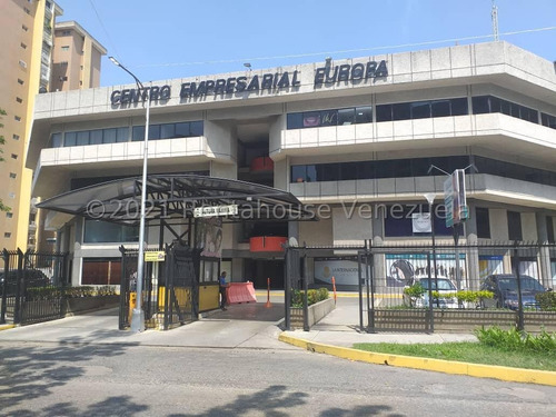 Oficina En Venta En C.c. Europa, La Floresta, Maracay 24-17860 Jcm