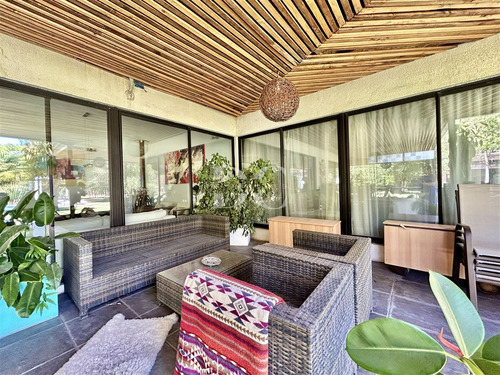 Casa En Venta De 3dorm En Suite Chicureo Poniente Colina