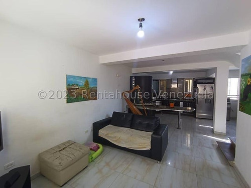 Imagen 2 de 19 de Townhouse En Venta Urb. Uriel I Turmero Lc Mls #23-20359