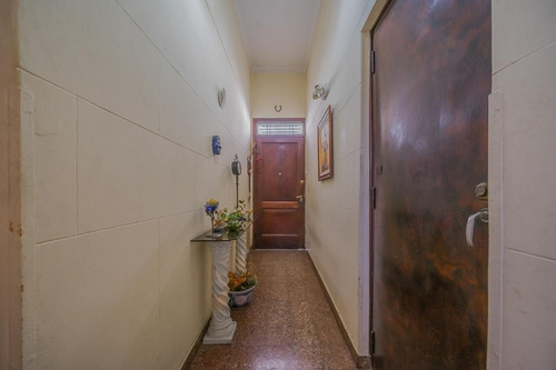 Venta Ph Tipo Casa 4 Ambientes Colegiales Cochera Y Patio