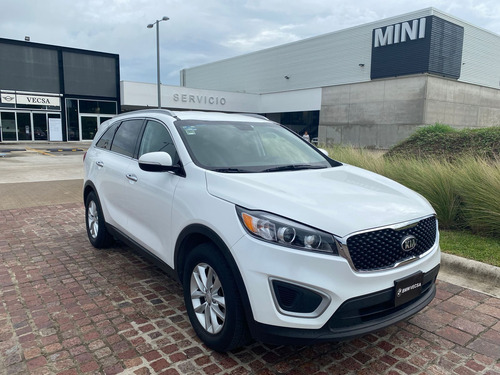 Imagen 5 de 9 de Kia Sorento 2018 2.4 L4 Lx Tela 7 Pasajeros At