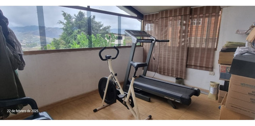 Casa En Venta En Urb Los Teques Country Club