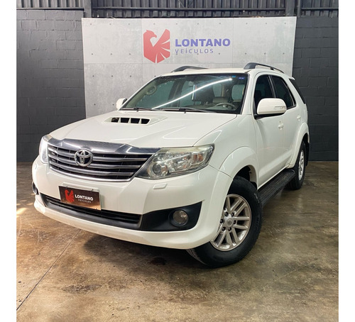 Toyota Hilux SW4 3.0 SRV 4X4 7 LUGARES 16V TURBO INTERCOOLER DIESEL 4P AUTOMÁTICO