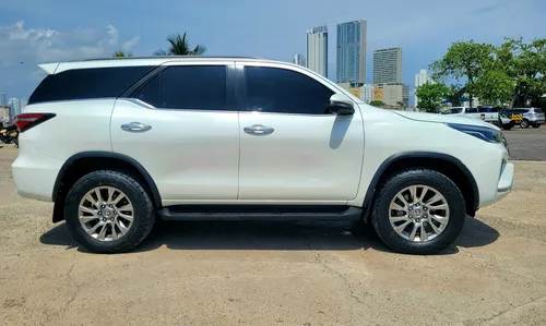 Toyota Fortuner 2.7L SRV