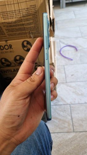 Celular Motorola Edge 30 Memoria Ram 8 Gb Y Memoria Interna 128 Gb Con Falla (Usado)