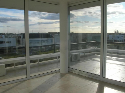 Casa En Venta - 4 Dormitorios 5 Baños - Nordelta