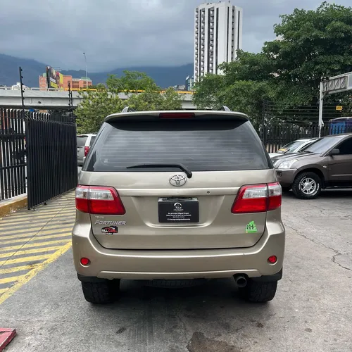 Toyota Fortuner 2012 4x4