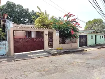 Comprar Comoda Casa En Venta En Ubicacion Accesible A La Av Principal Del Limon Excelente Distribucion Amplio Patio Arboles Jardin Estef 24-21339