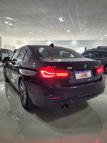 BMW Serie 3 3.0 330i Sedan Sport Line 252cv