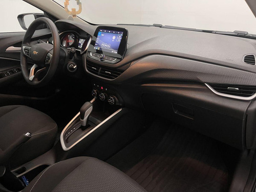 Chevrolet Onix plus Onix