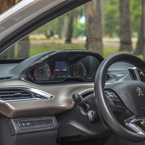 Peugeot 2008 1.6 Allure 2017