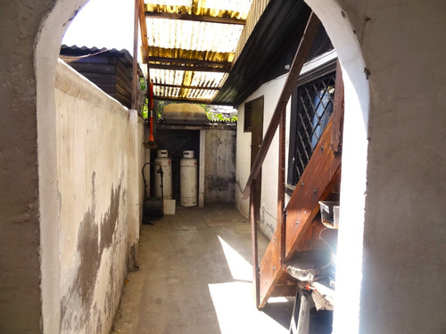 Casa De 3d 2b De 122 Mt2 Emplazada En 303 Mts De Terreno