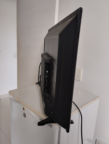 Imagen 7 de 7 de Televisor Hyundai De 32 Para Repuesto O Reparar