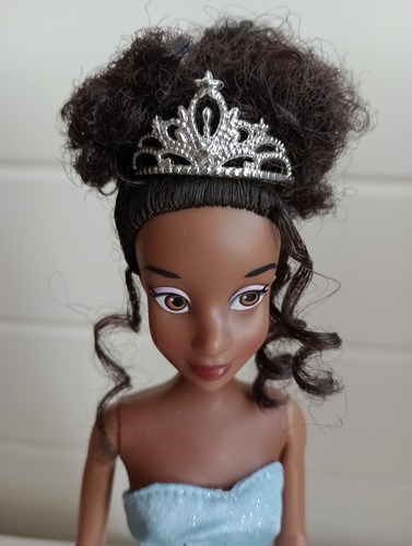 Barbie Princesa Tiana Disney Con Calzones Azules (Usado)