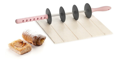 Rodillo Cortador De Masa 4 Cuchillas Plastic Marca Ibili