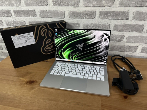 Imagen 2 de 6 de Razer Book 13 Laptop