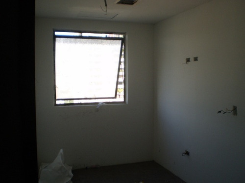 Imagen 2 de 6 de Venta De Local Comercial En El Paraiso (jt.27)