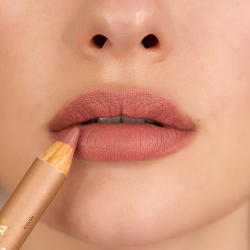 Imagen 2 de 6 de Lápiz Labial Mate Regina