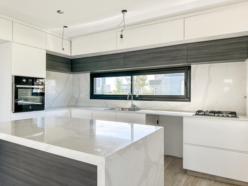 Imagen 14 de 30 de Casa En Venta De 4 Dormitorios, A Estrenar En Barrio Los Ceibos, Puertos Del Lago