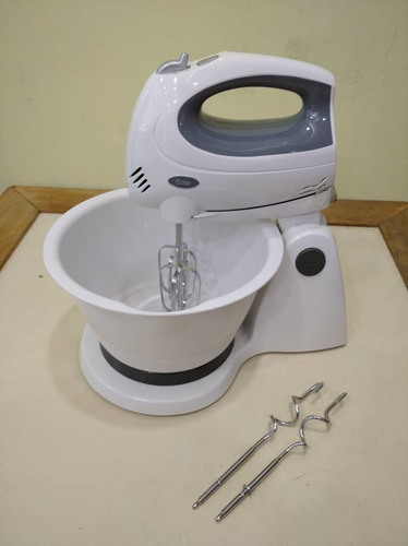 Imagen 1 de 5 de Batidora De Pedestal De 6 Vel Oster