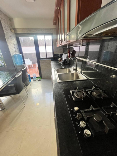 En Venta Town House Mañongo Res. Las Trinitarias (lp)