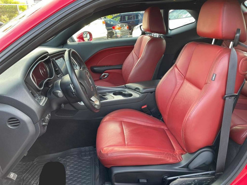 Imagen 9 de 11 de Dodge Challenger 3.6 Black Line X At 2016