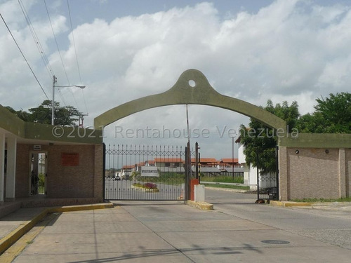 Imagen 1 de 4 de Casa En Venta En El Macaro Turmero Aragua 22-25129 Irrr