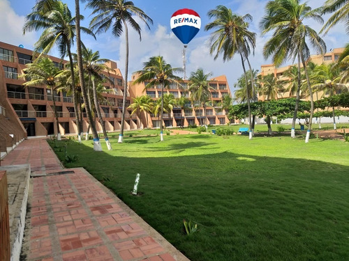 Imagen 13 de 15 de Se Vende Amplio Apartamento Planta Baja, Con Excelentes Areas Sociales, En Tucacas, Edificio Varadero Plaza.