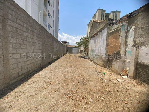 Raiza Suarez Vende De Oportunidad Terreno En Centro De Barquisimeto 2 4 2 4 4 7 9 De 366 Mtr2, Con Una Excelente Ubicación En El Corazón Del Centro De La Ciudad A Pie De Calle, Zona De Alto Trafico