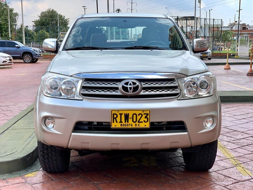 Toyota Fortuner 2700cc At 4x4