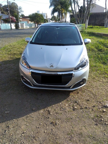 Peugeot 208 1.6 Automático + Teto