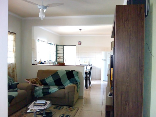 Vende-se Esta Casa