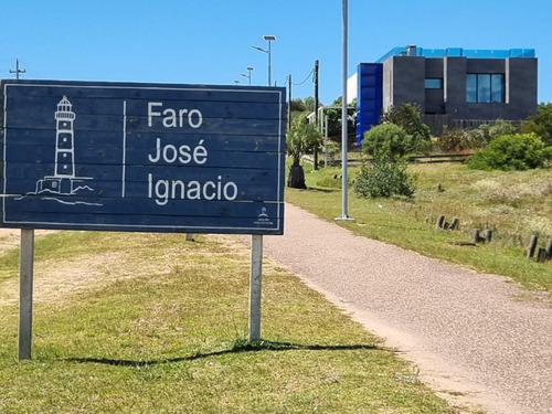 Alquiler De Excelente Casa En Jose Ignacio