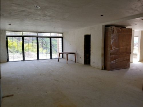 Vendo Quinta 1562m2 Const 3h+s/3.5b+s/10p Bosques De La Lagunita 8526