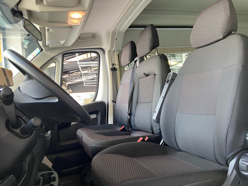 Peugeot Boxer Executiva 2024 17 Lugares