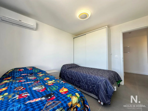 Venta De Apartamento De 2 Dormitorios En Edificio View I