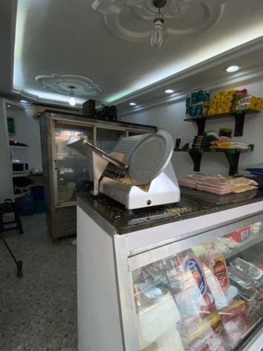 Imagen 6 de 10 de Se Traspasa Local Comercial Más Fondo De Comercio